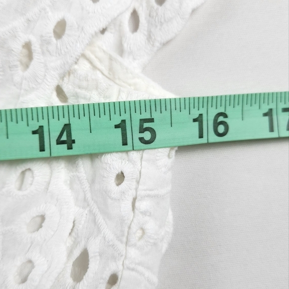 Me To We White Cotton Eyelet Shirt/Blouse Cropped. - Picture 8 of 8